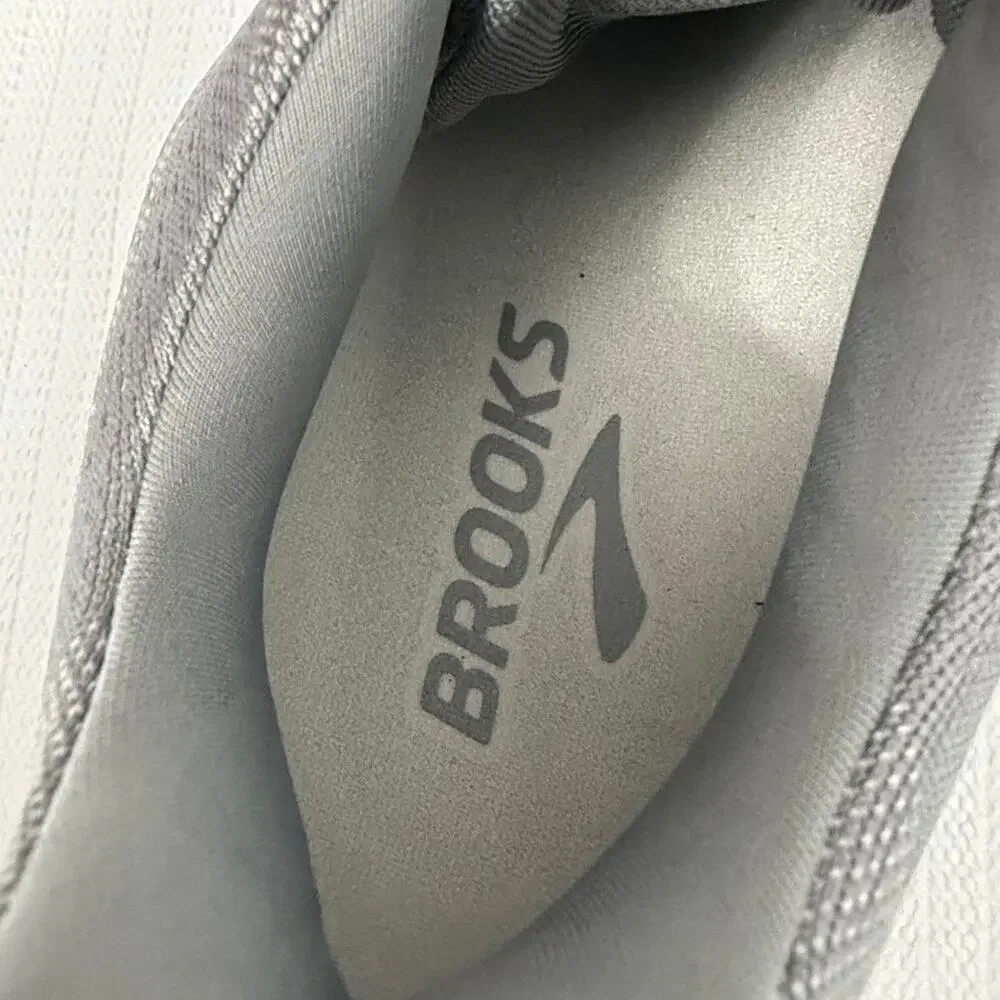 Brooks new without